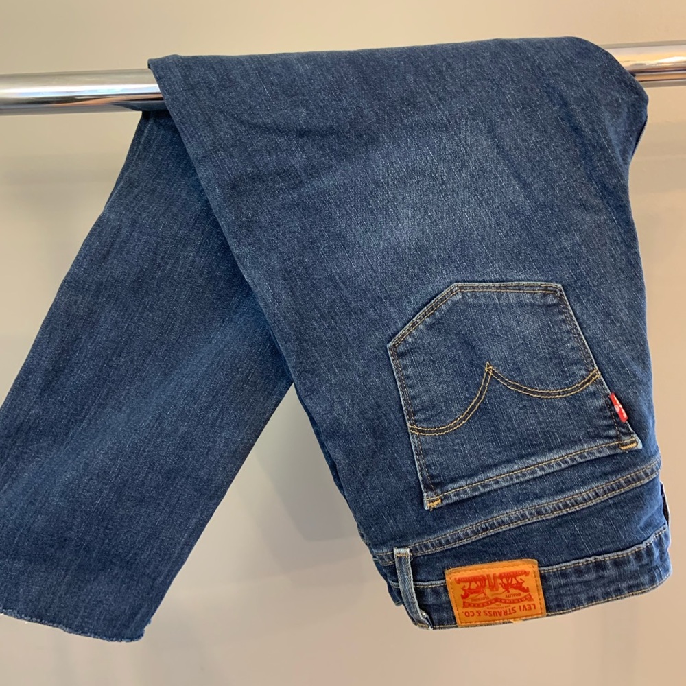 Levi’s ⭐️ LIKE NEW ⭐️ Levis 712 Slim Jeans Size 31